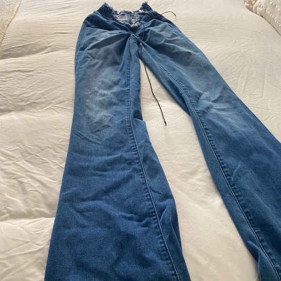 I Am Gia V-Line Jeans - Picture 3 of 6